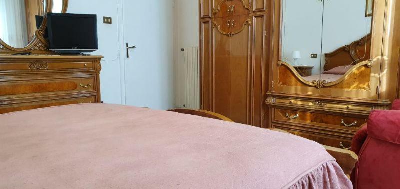 Апартаменти Casa Guastuglia Губбіо Екстер'єр фото